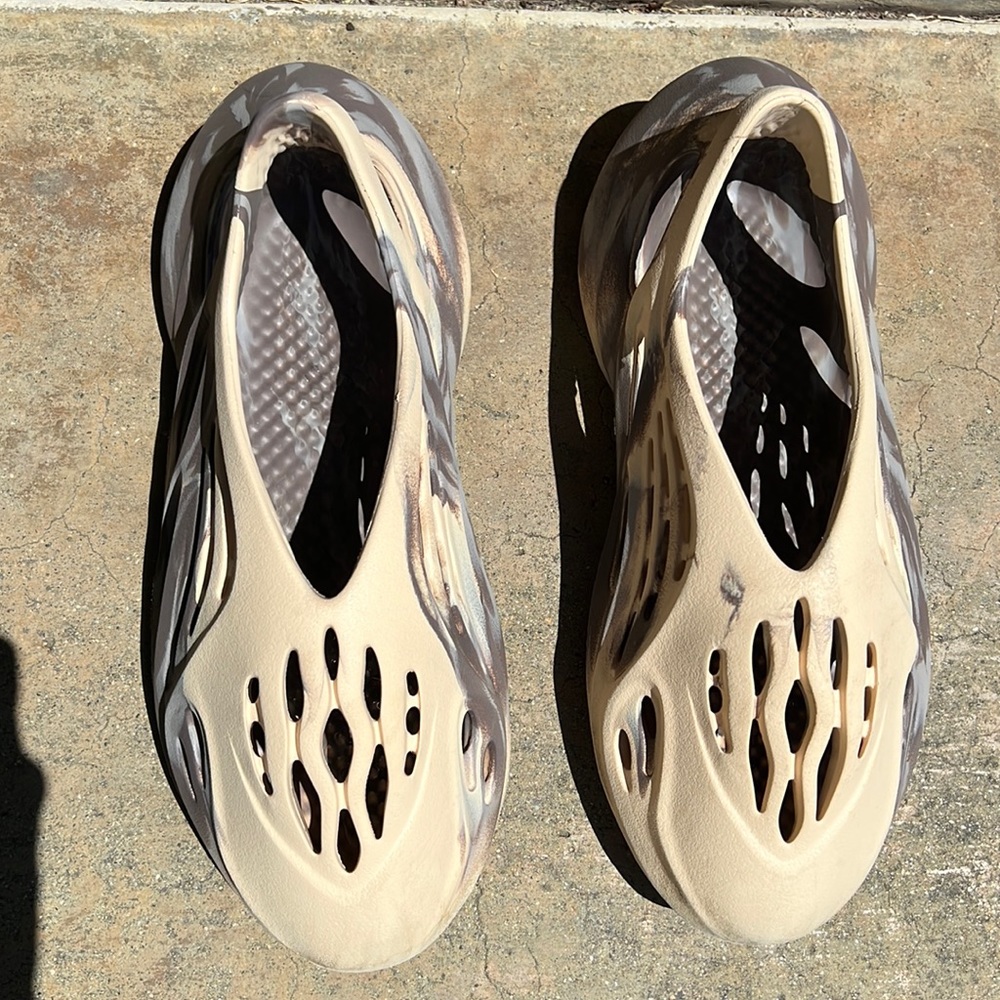 - Adidas Yeezy foam RNNR in MX Cream Clay. Excellent condition no box. Mens 11